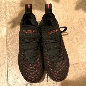 Lebron 16